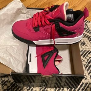 Size 6.5Y air Jordan 4 retro voltage cherry